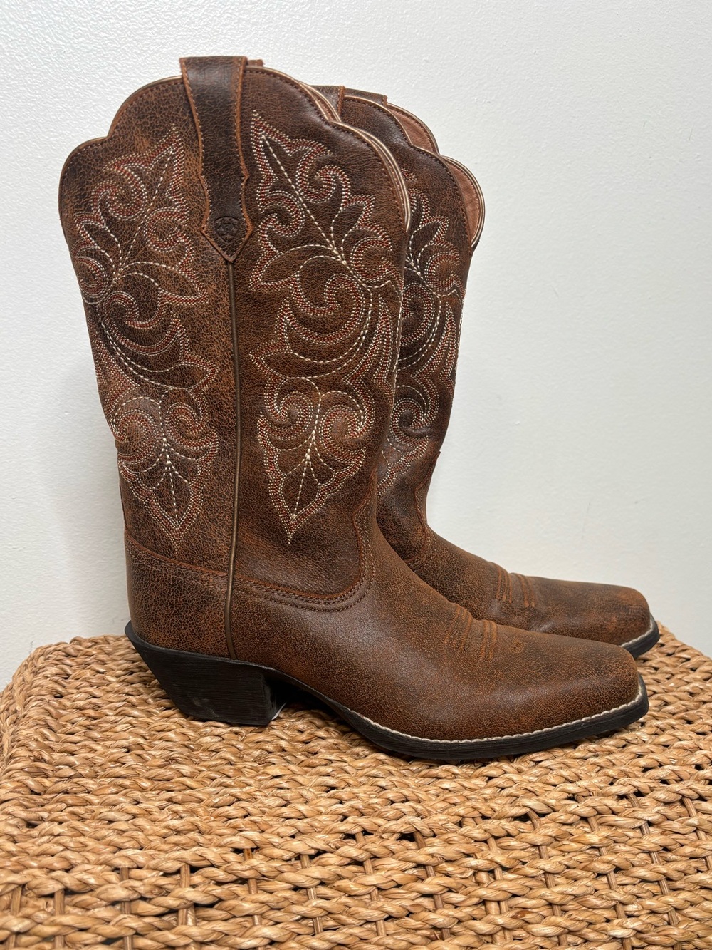 Ariat Round Up Square Toe Western Boot Vintage Bomber Brown Size 8